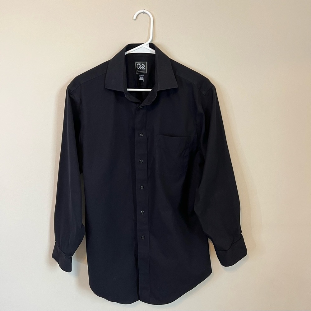 JOS.A.BANK Traveler Collection Tailored FitButton-Down Collar Solid Dress Shirt